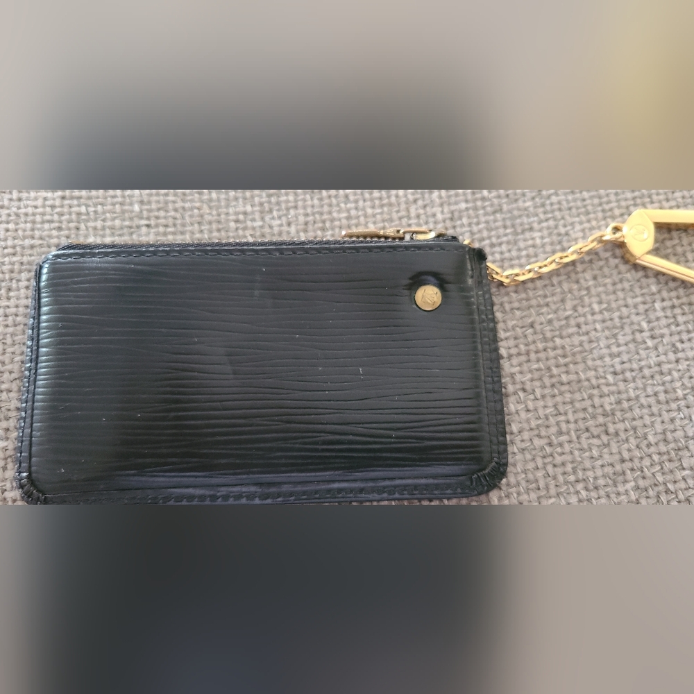 Pre Loved Authentic Louis Vuitton Black Leather Zippy Coin Card Wallet
